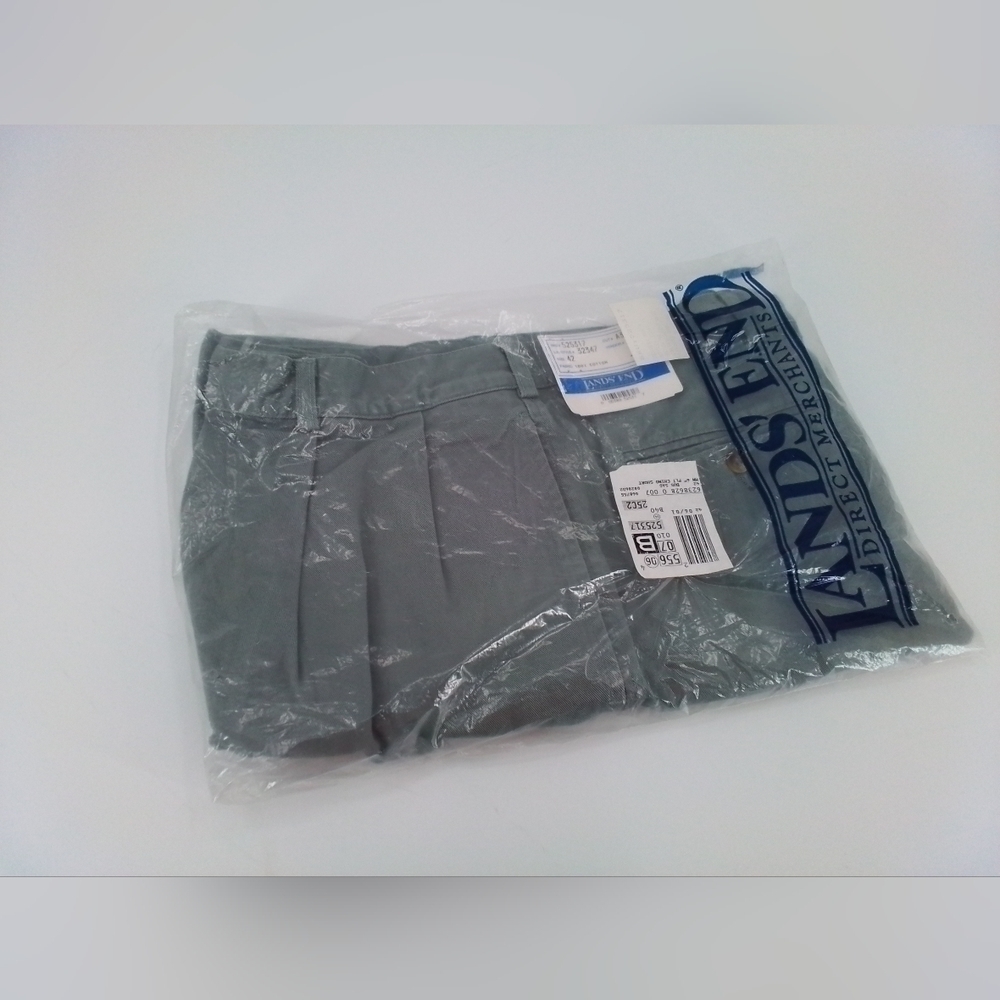 Nwt Lands End Shorts Y2K Mens 42 DUSTY SAGE GREEN Chino Pleated USA Vintage